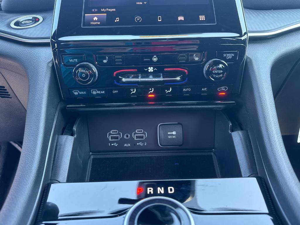 new 2025 Jeep Grand Cherokee car, priced at $36,988