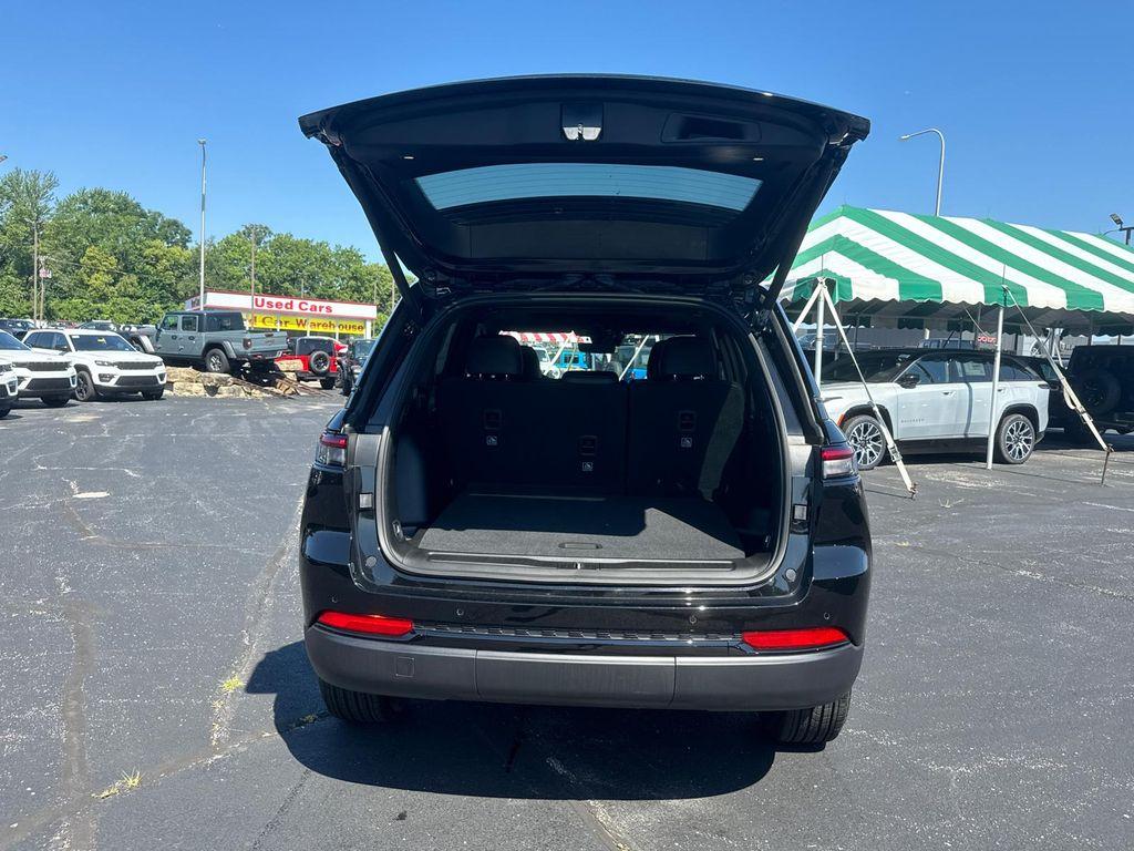 new 2025 Jeep Grand Cherokee car, priced at $34,988