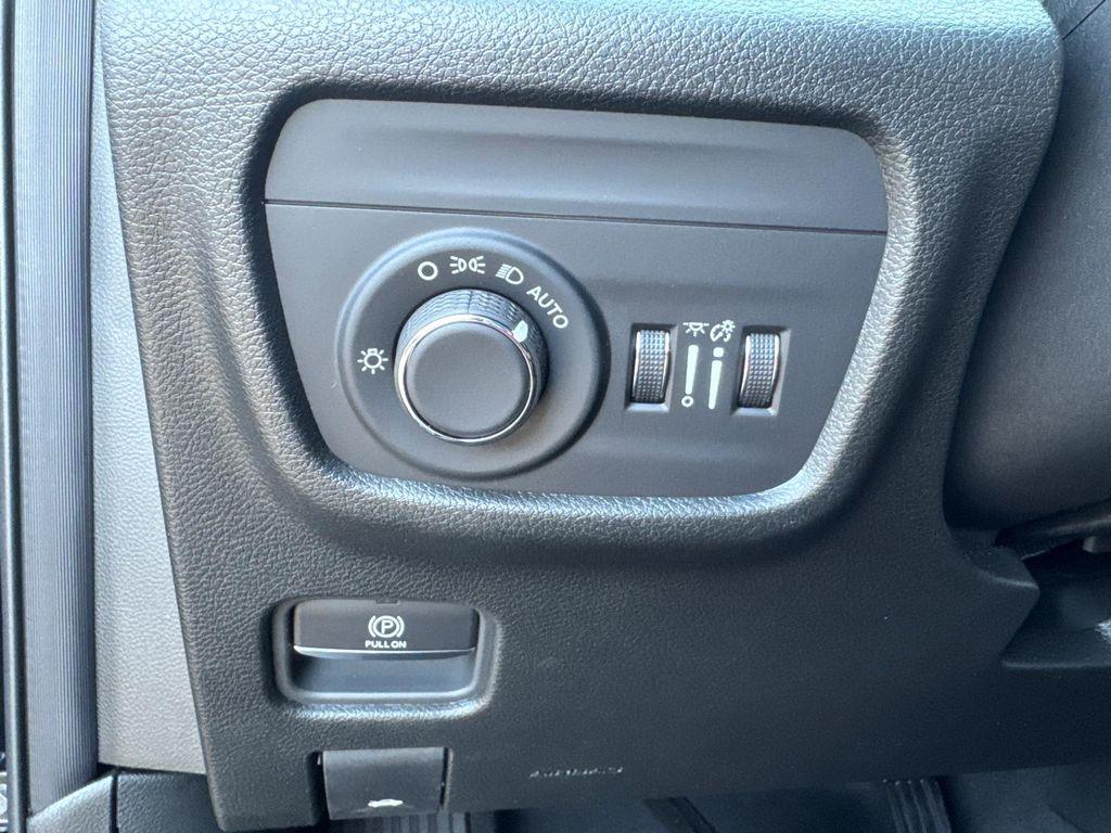 new 2025 Jeep Grand Cherokee car, priced at $34,988