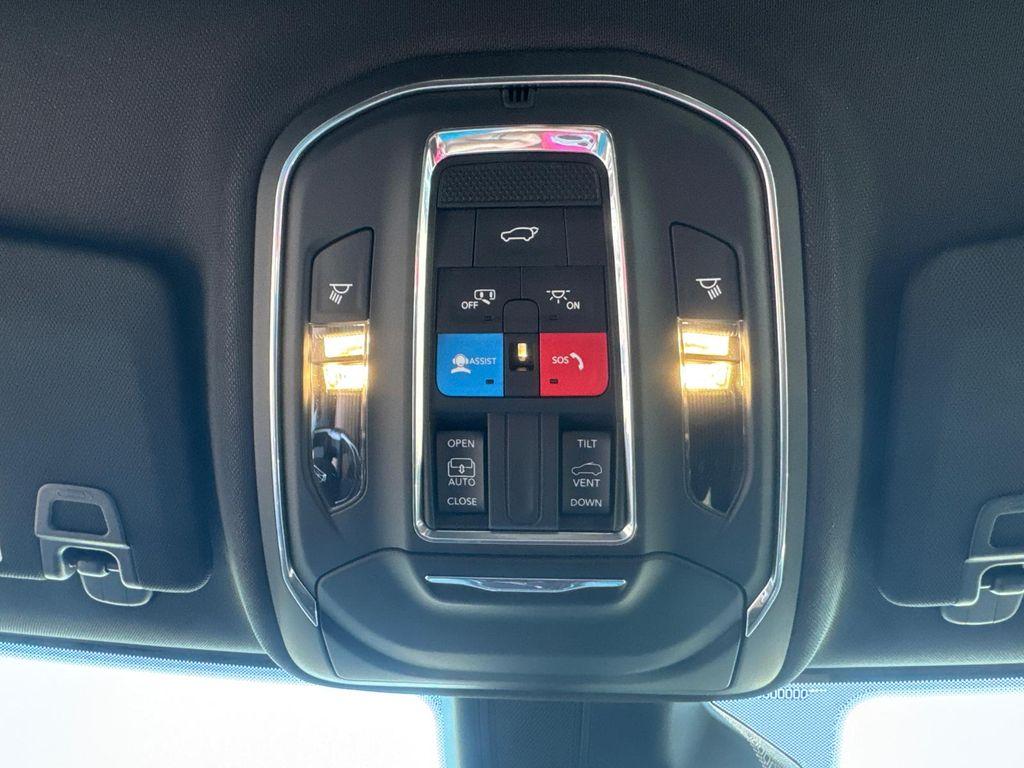 new 2025 Jeep Grand Cherokee car, priced at $34,988