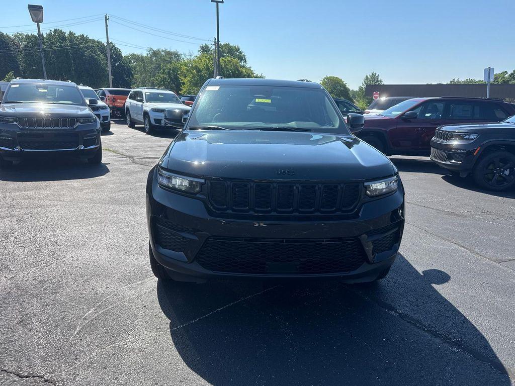 new 2025 Jeep Grand Cherokee car, priced at $34,988