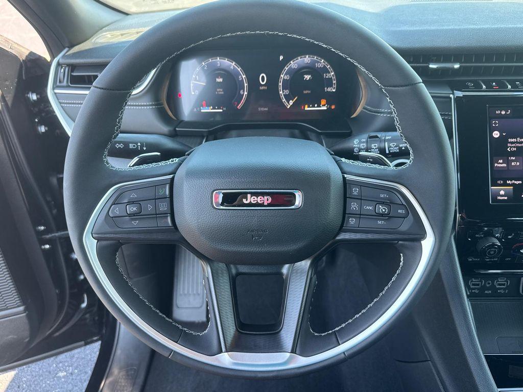 new 2025 Jeep Grand Cherokee car, priced at $34,988