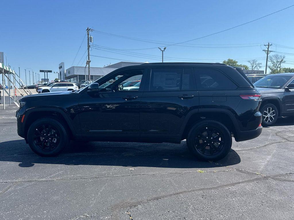 new 2025 Jeep Grand Cherokee car, priced at $34,988