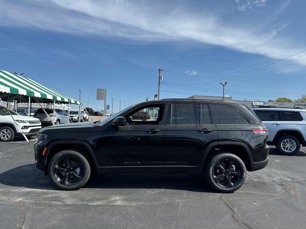 new 2025 Jeep Grand Cherokee car, priced at $39,988