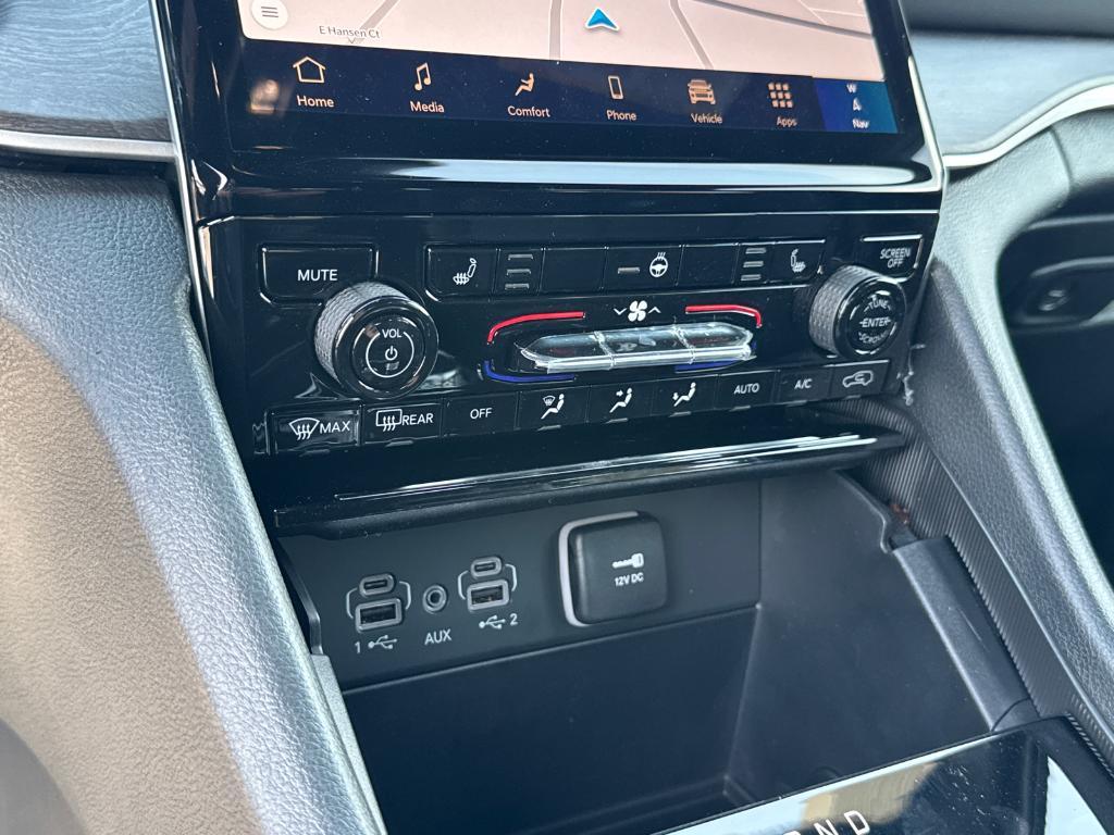 new 2025 Jeep Grand Cherokee car, priced at $39,988