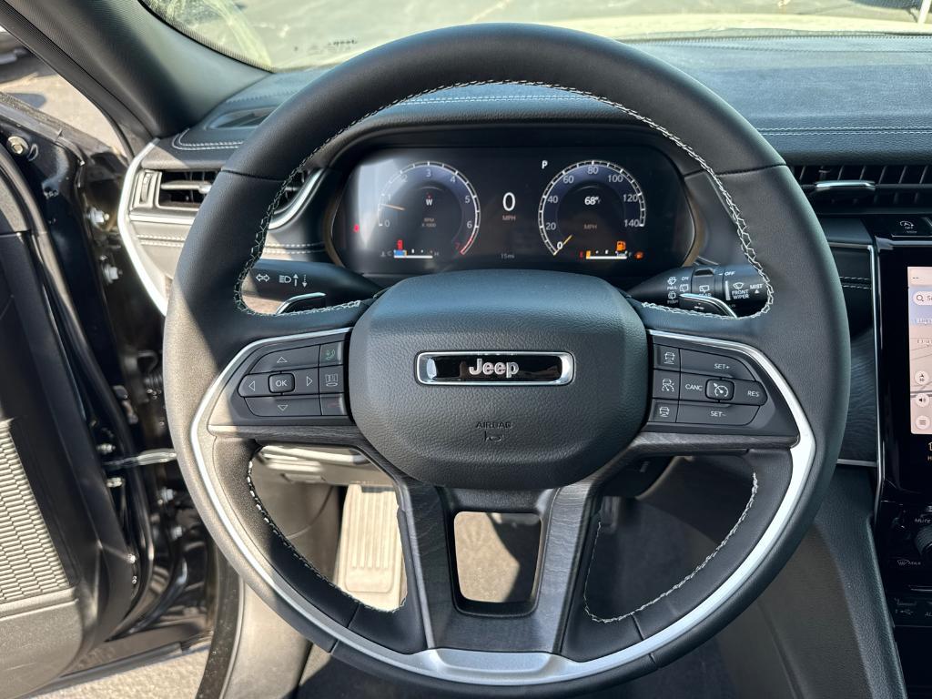 new 2025 Jeep Grand Cherokee car, priced at $39,988