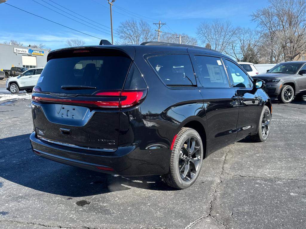 new 2025 Chrysler Pacifica car, priced at $58,865