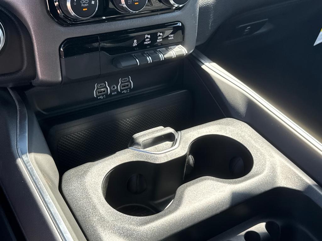 new 2025 Ram 1500 car, priced at $44,965