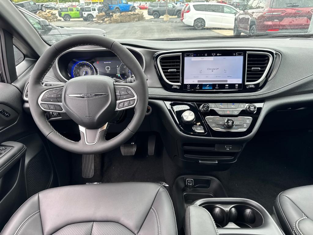 new 2026 Chrysler Pacifica car, priced at $43,668