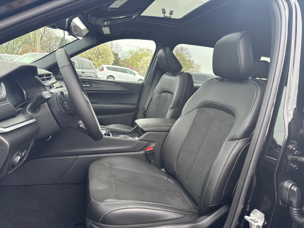 new 2025 Jeep Grand Cherokee L car, priced at $50,375