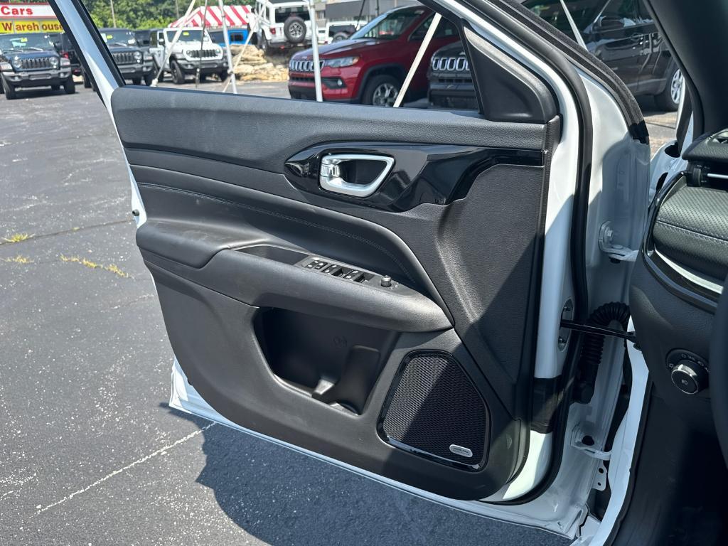 new 2025 Jeep Compass car, priced at $29,988