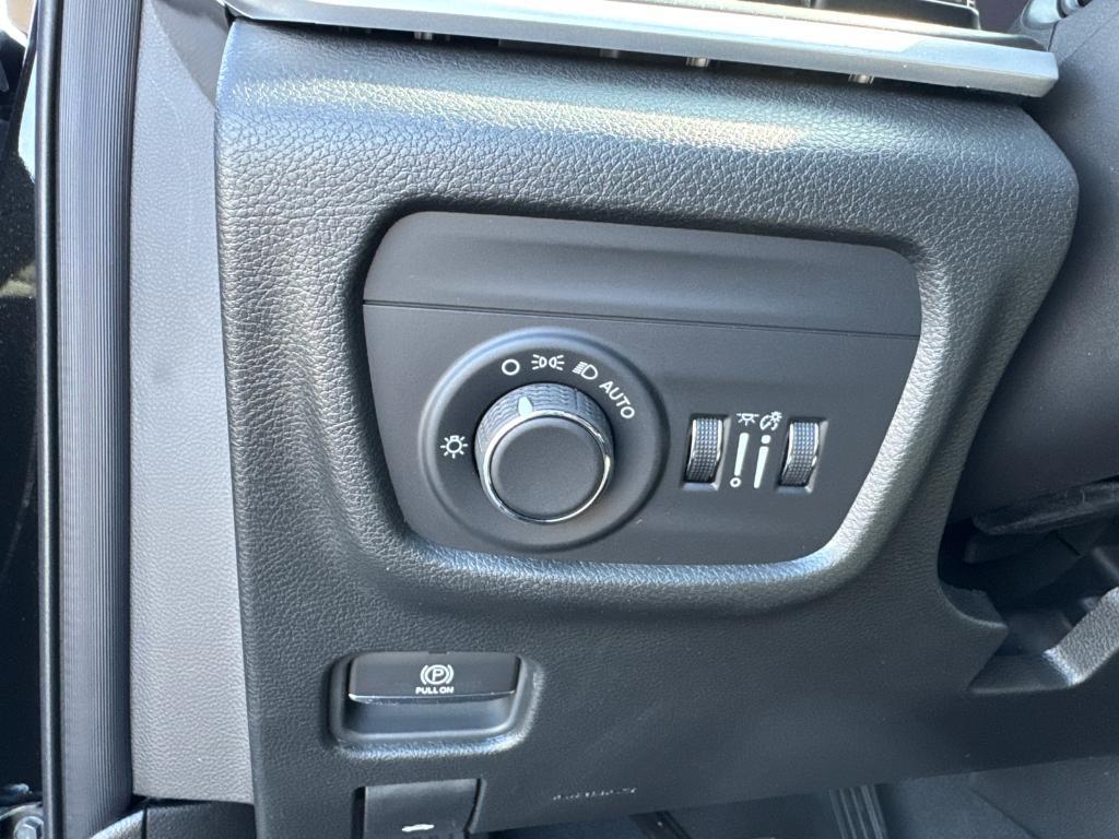new 2025 Jeep Grand Cherokee L car, priced at $33,988