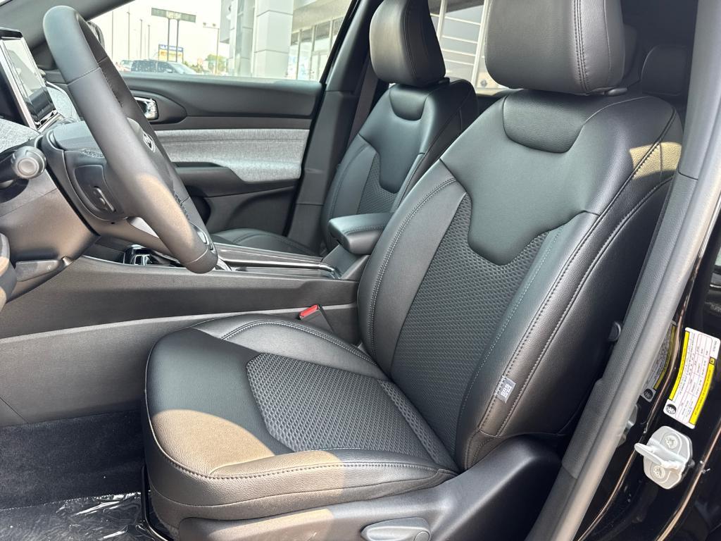 new 2025 Jeep Compass car, priced at $23,988