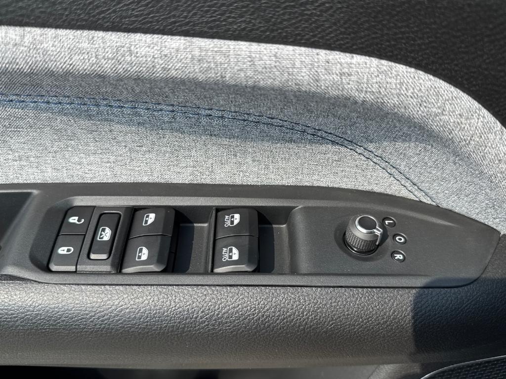 new 2025 Jeep Compass car, priced at $23,988
