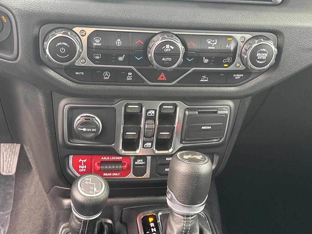 new 2025 Jeep Wrangler car, priced at $43,988