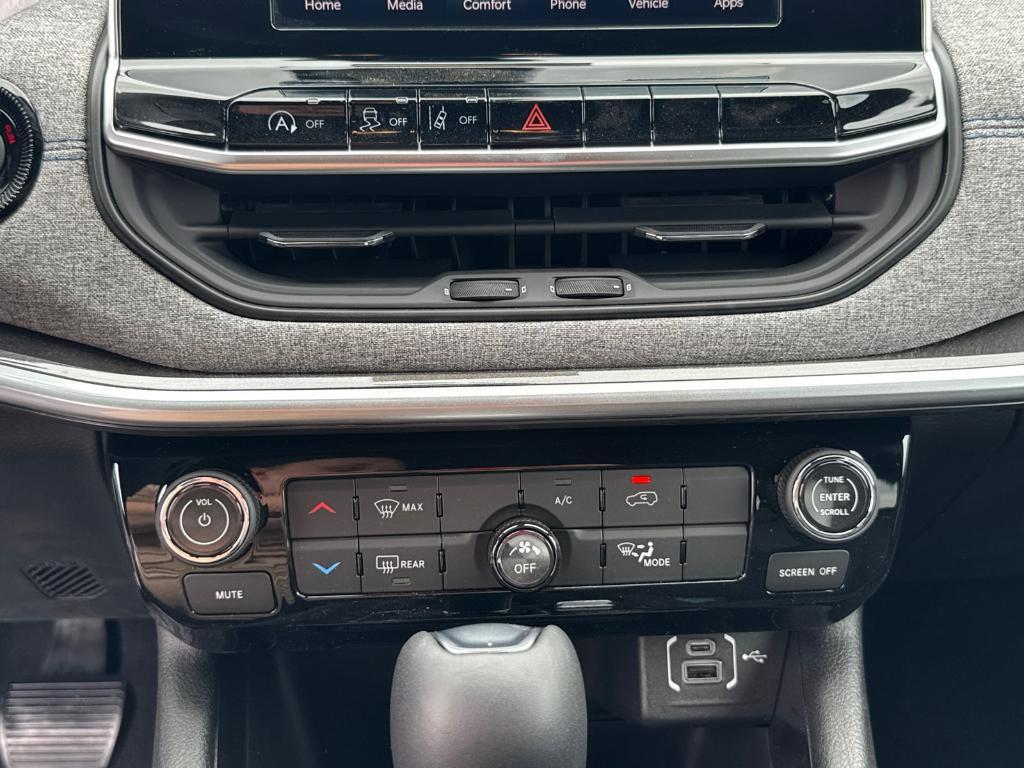 new 2025 Jeep Compass car, priced at $22,988