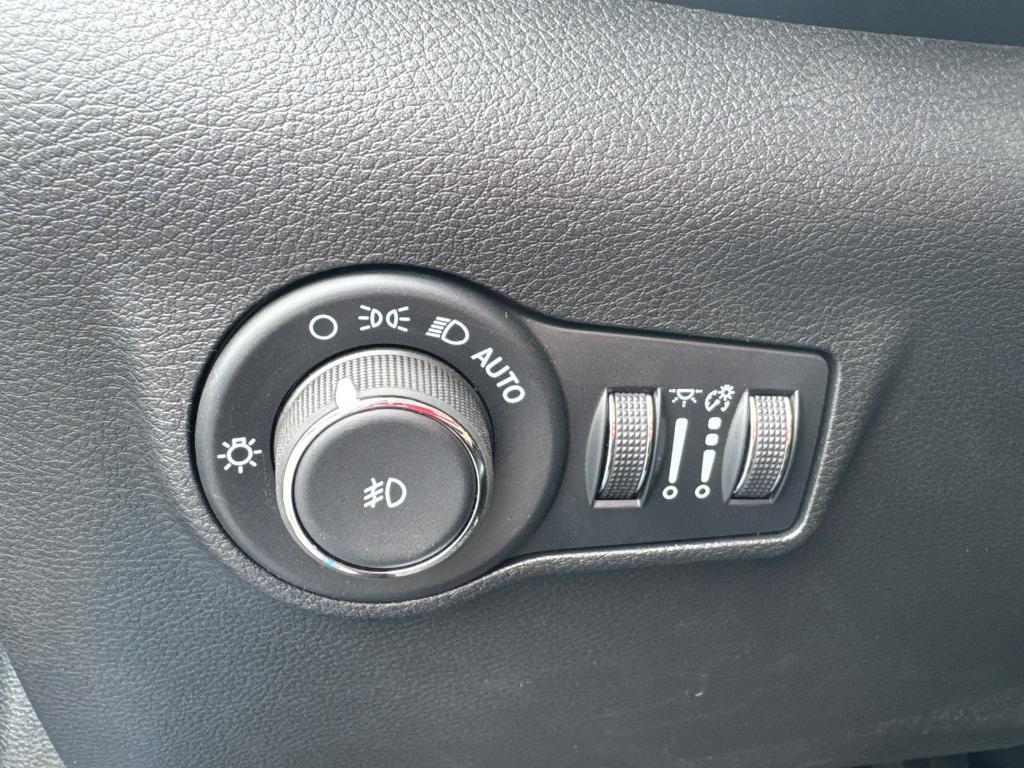 new 2025 Jeep Compass car, priced at $22,988