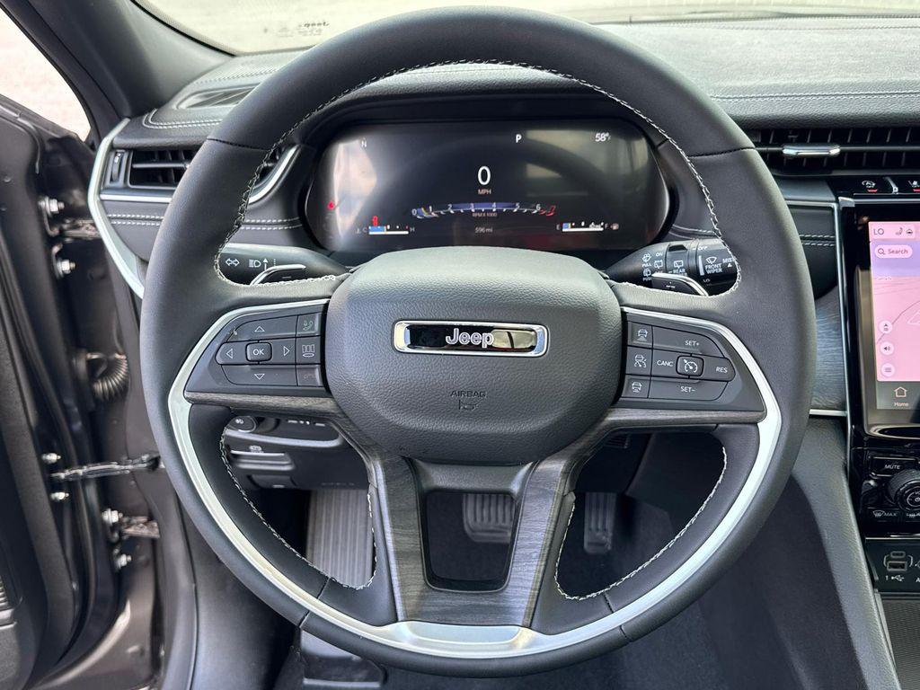 new 2025 Jeep Grand Cherokee car, priced at $40,988