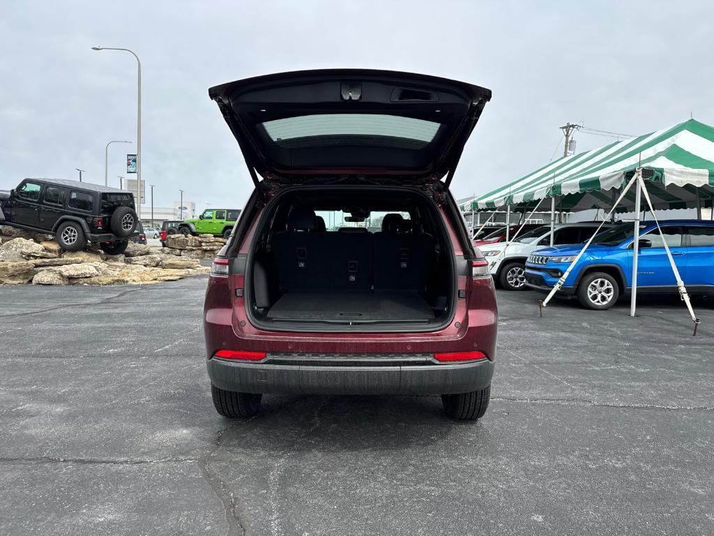 new 2025 Jeep Grand Cherokee car, priced at $35,988