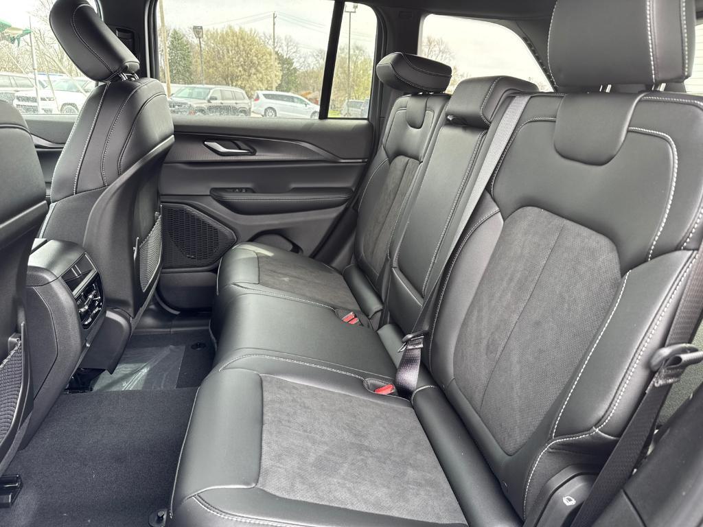 new 2025 Jeep Grand Cherokee car, priced at $35,988