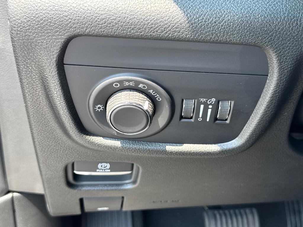 new 2025 Jeep Grand Cherokee L car, priced at $39,988