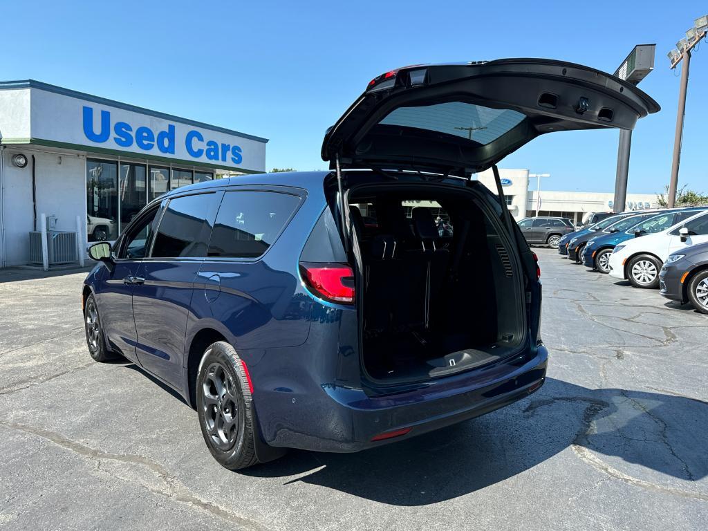 used 2022 Chrysler Pacifica Hybrid car, priced at $34,988