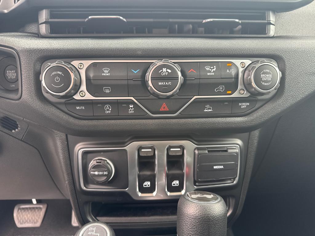 new 2025 Jeep Wrangler car, priced at $39,575