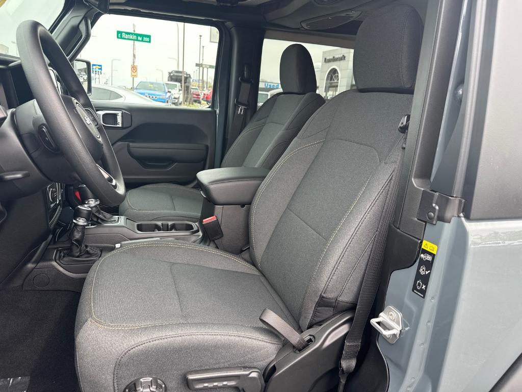 new 2025 Jeep Wrangler car, priced at $31,988