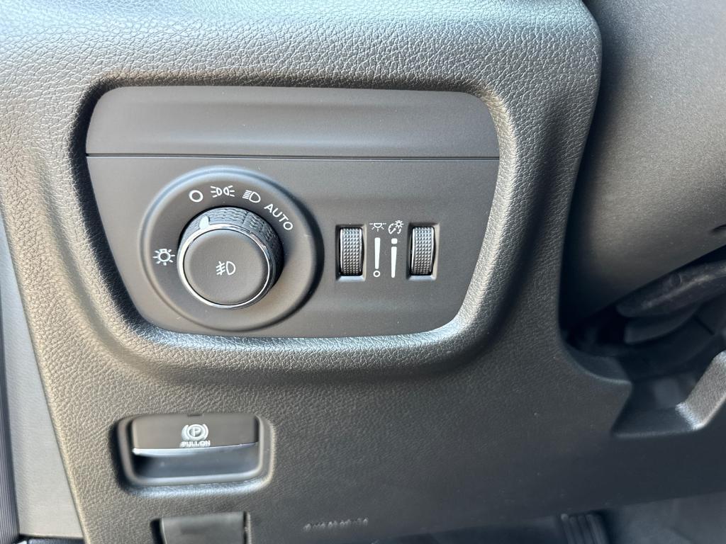 new 2025 Jeep Grand Cherokee L car, priced at $38,988