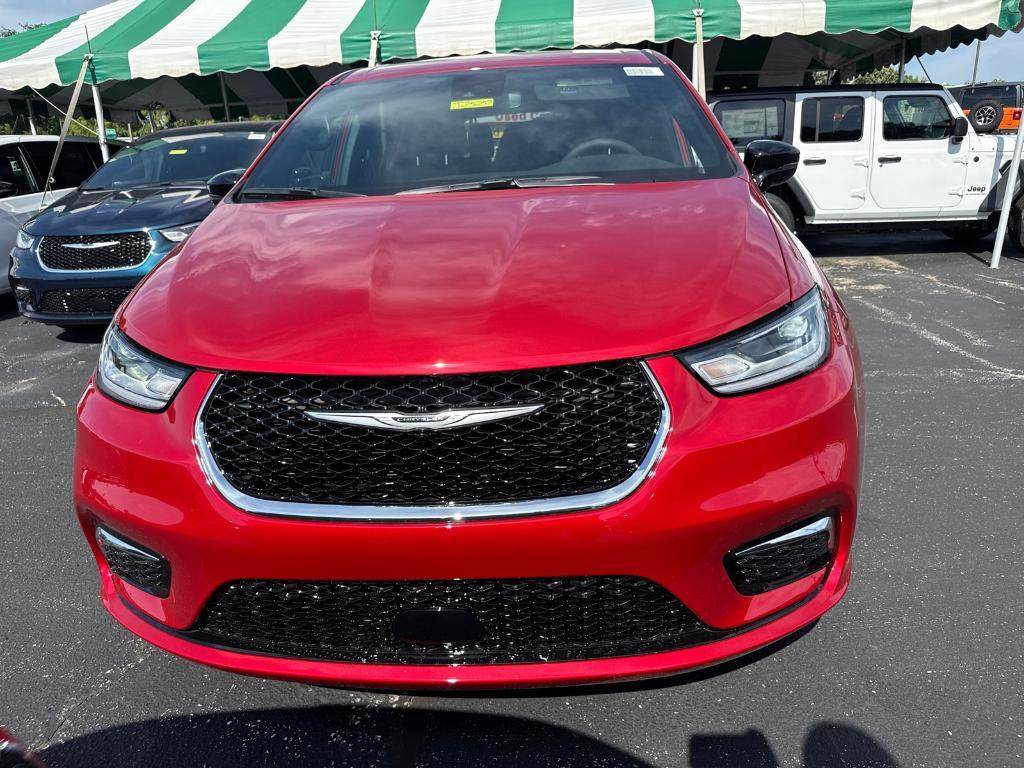 new 2026 Chrysler Pacifica car, priced at $38,988