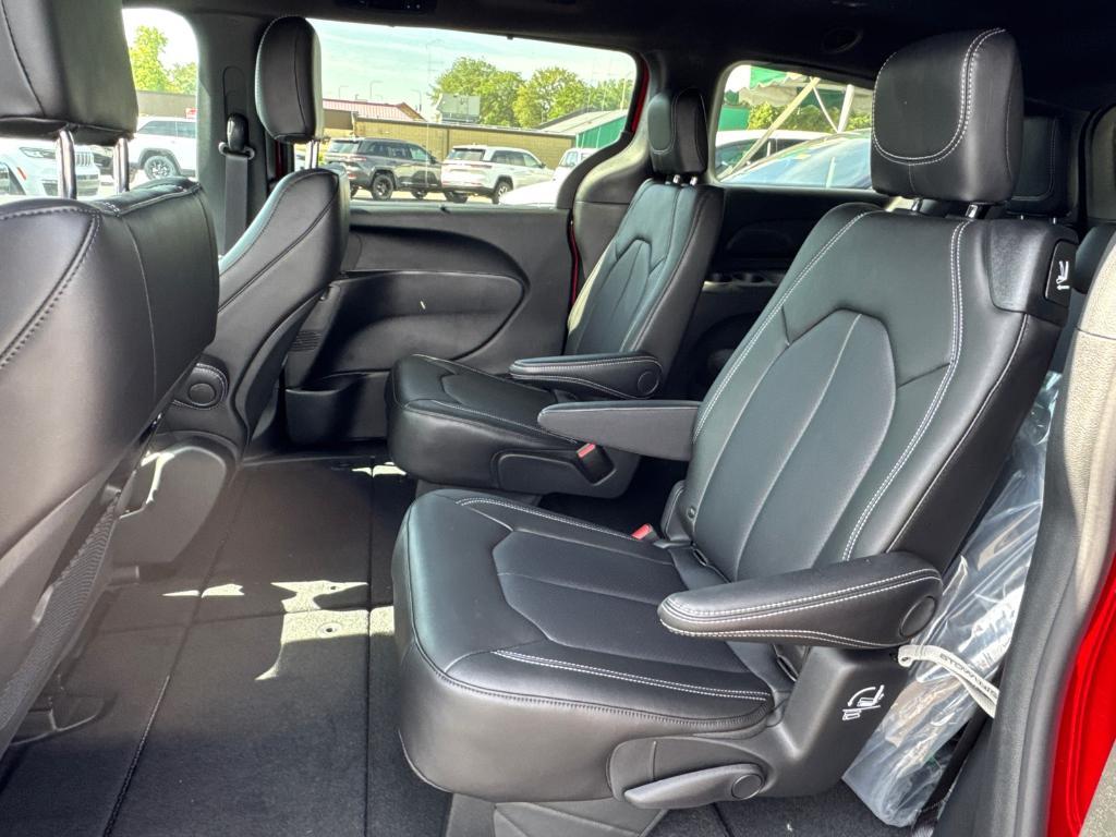 new 2026 Chrysler Pacifica car, priced at $38,988