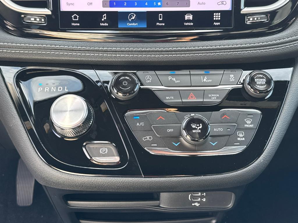 new 2026 Chrysler Pacifica car, priced at $38,988