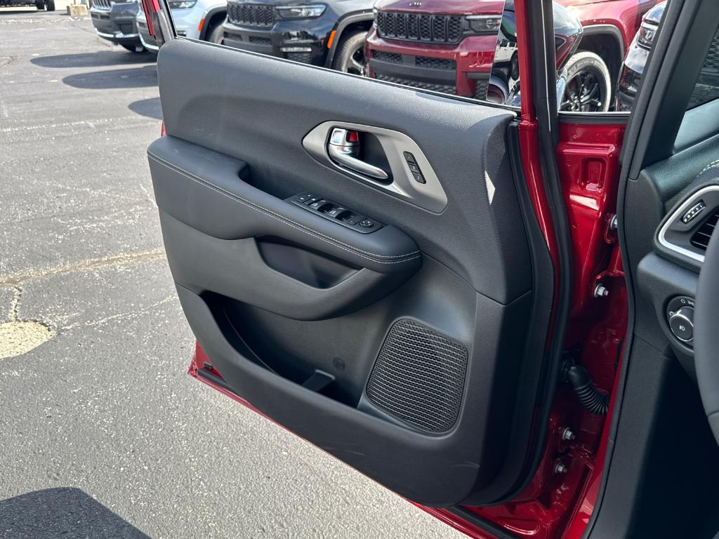 new 2026 Chrysler Pacifica car, priced at $38,988