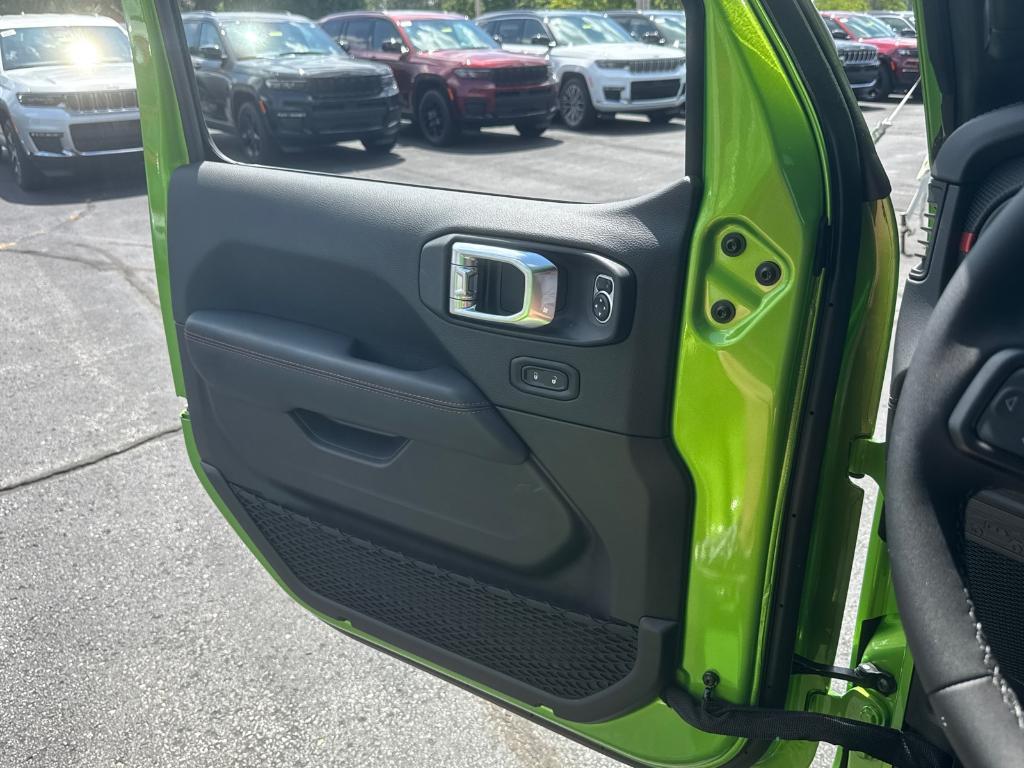 new 2025 Jeep Wrangler car, priced at $57,988