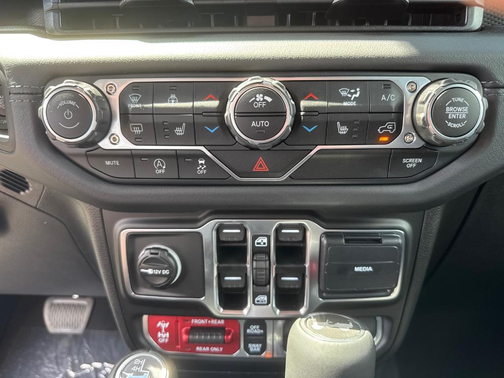 new 2025 Jeep Wrangler car, priced at $57,988