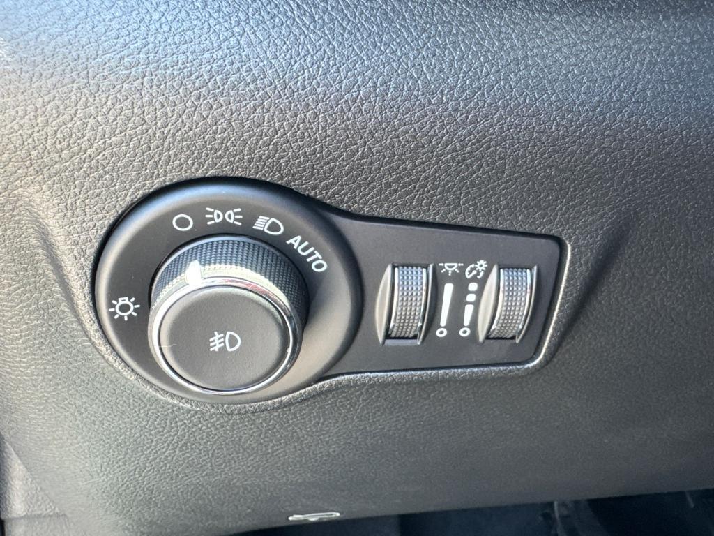new 2025 Jeep Compass car, priced at $26,988