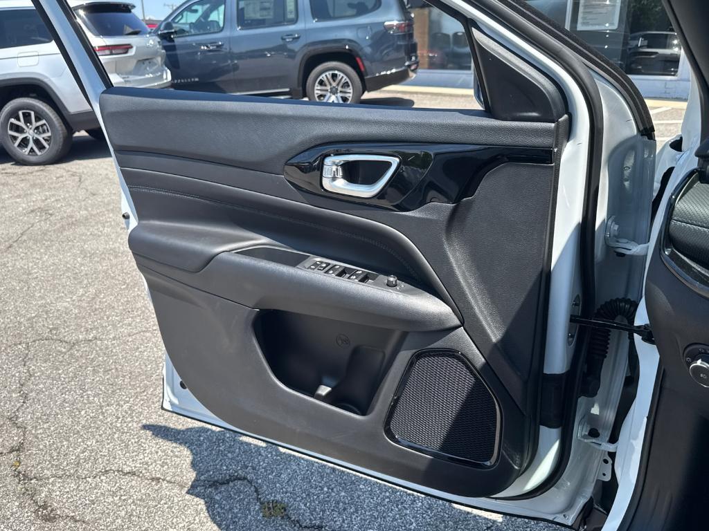 new 2025 Jeep Compass car, priced at $26,988