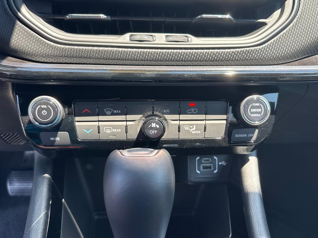 new 2025 Jeep Compass car, priced at $26,988