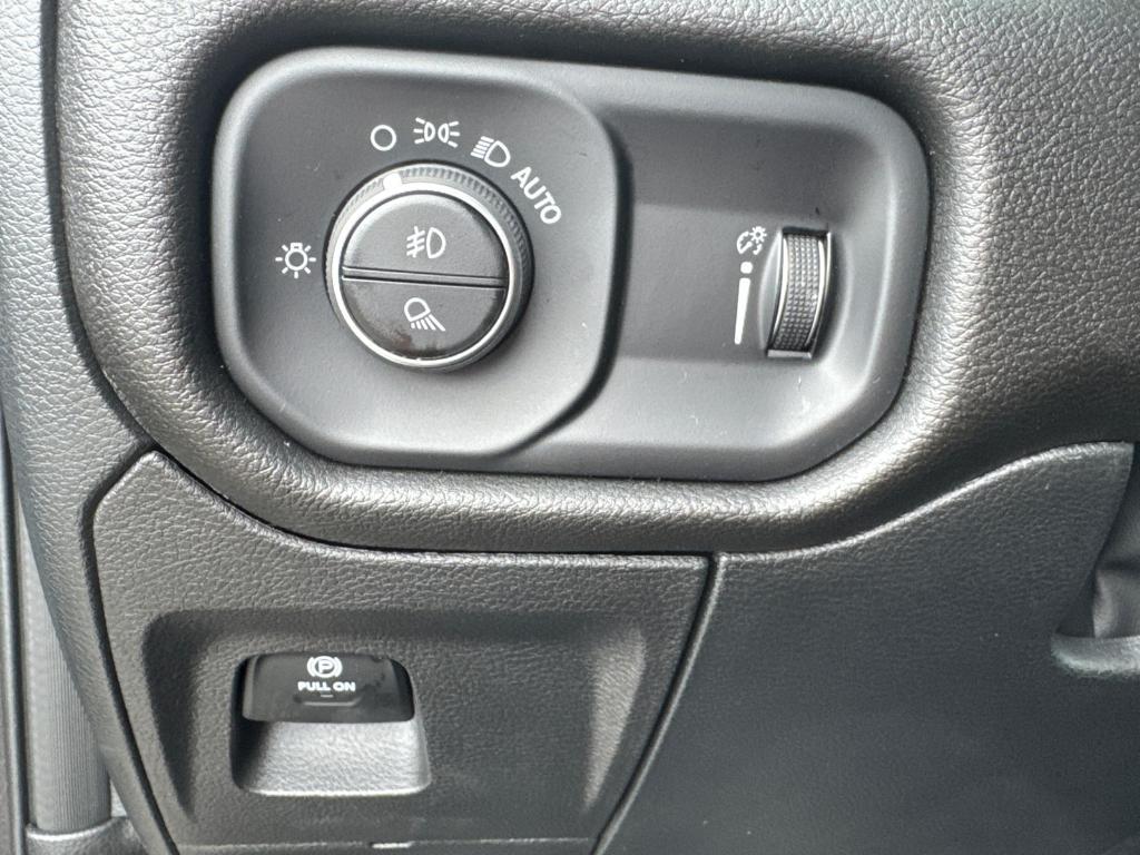 new 2025 Ram 1500 car, priced at $43,995