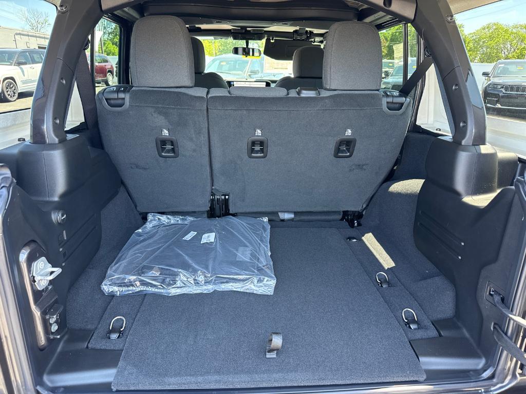 new 2025 Jeep Wrangler car, priced at $35,988