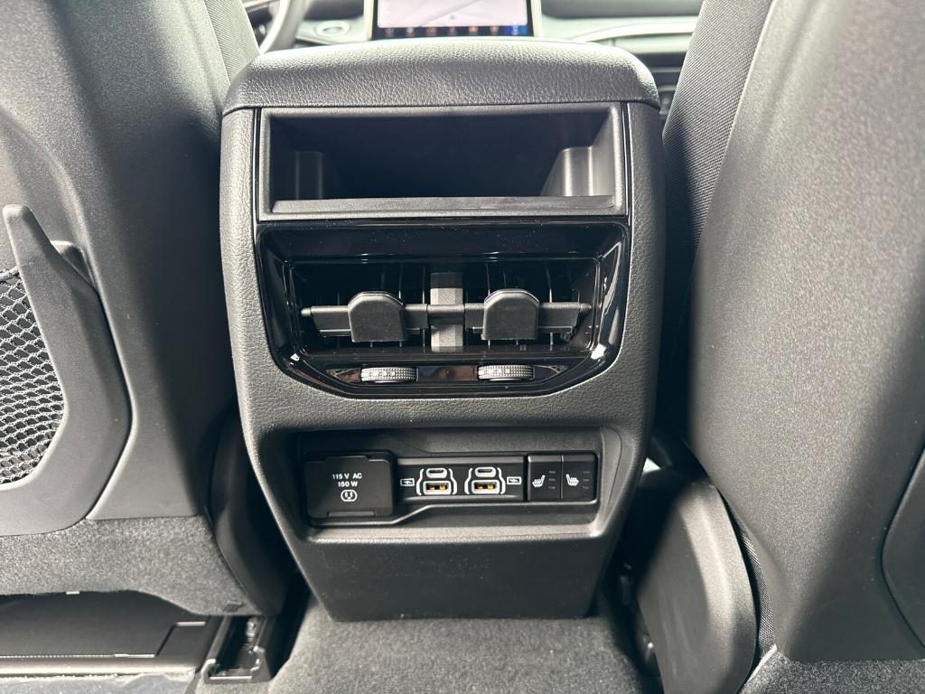 new 2025 Jeep Grand Cherokee car, priced at $37,988