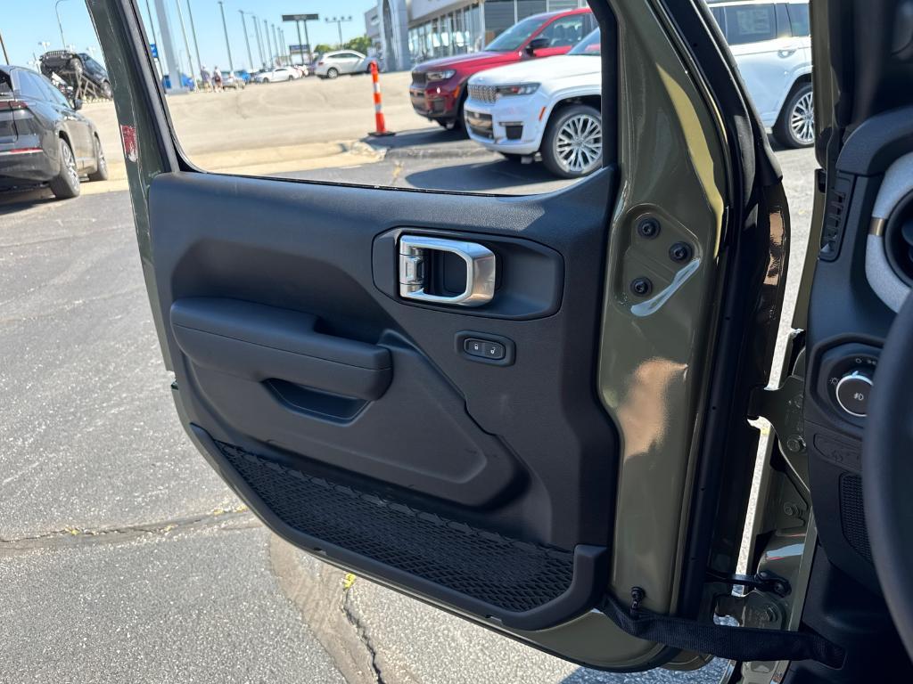 new 2025 Jeep Wrangler car, priced at $35,988