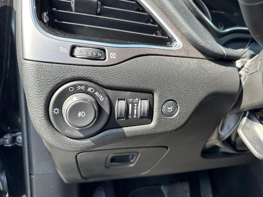 used 2021 Jeep Cherokee car, priced at $22,988