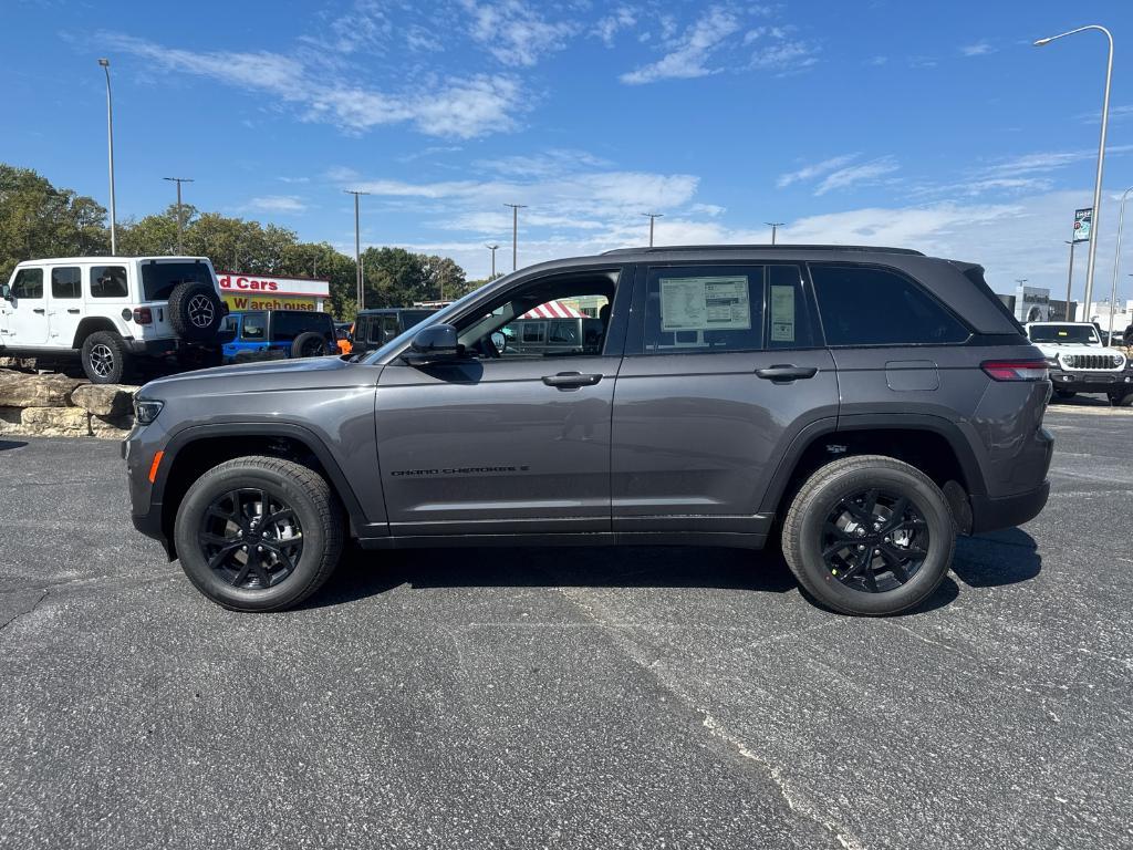 new 2025 Jeep Grand Cherokee car, priced at $35,988
