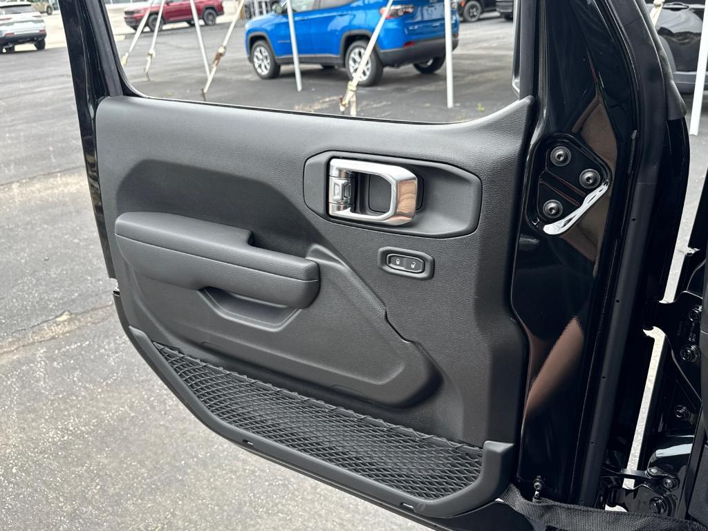new 2025 Jeep Wrangler car, priced at $29,988