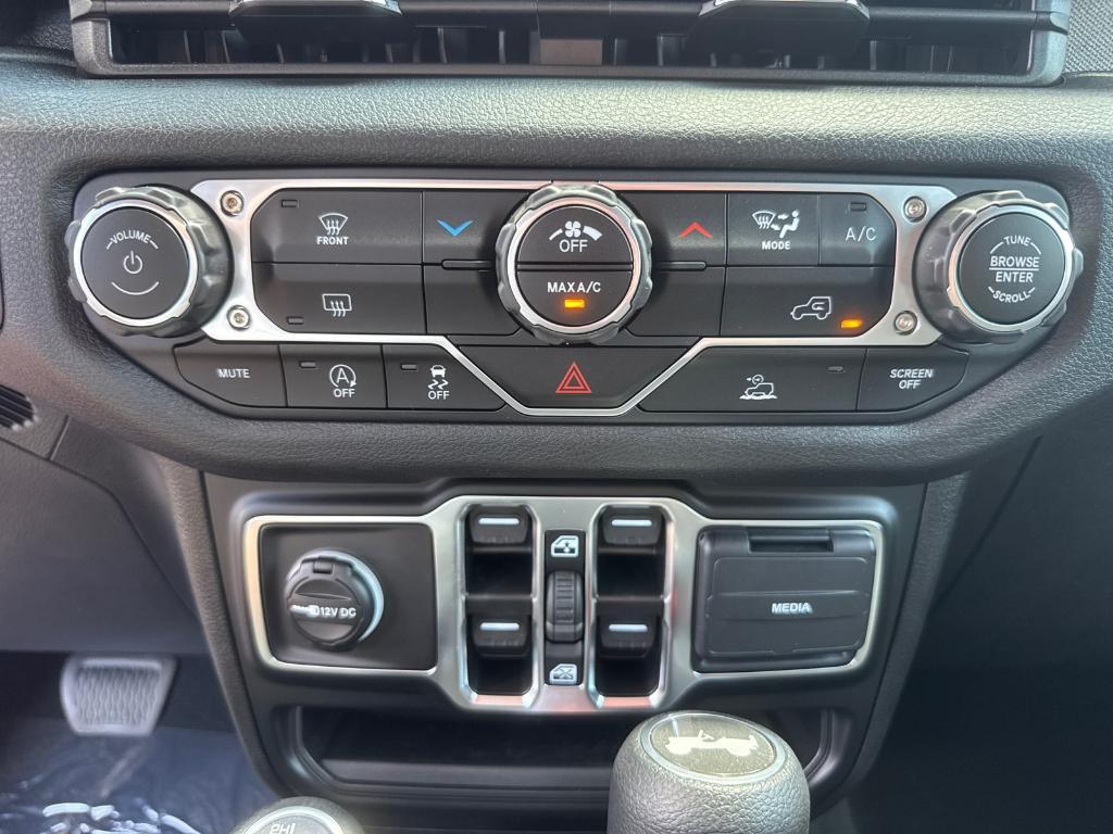 new 2025 Jeep Wrangler car, priced at $34,988