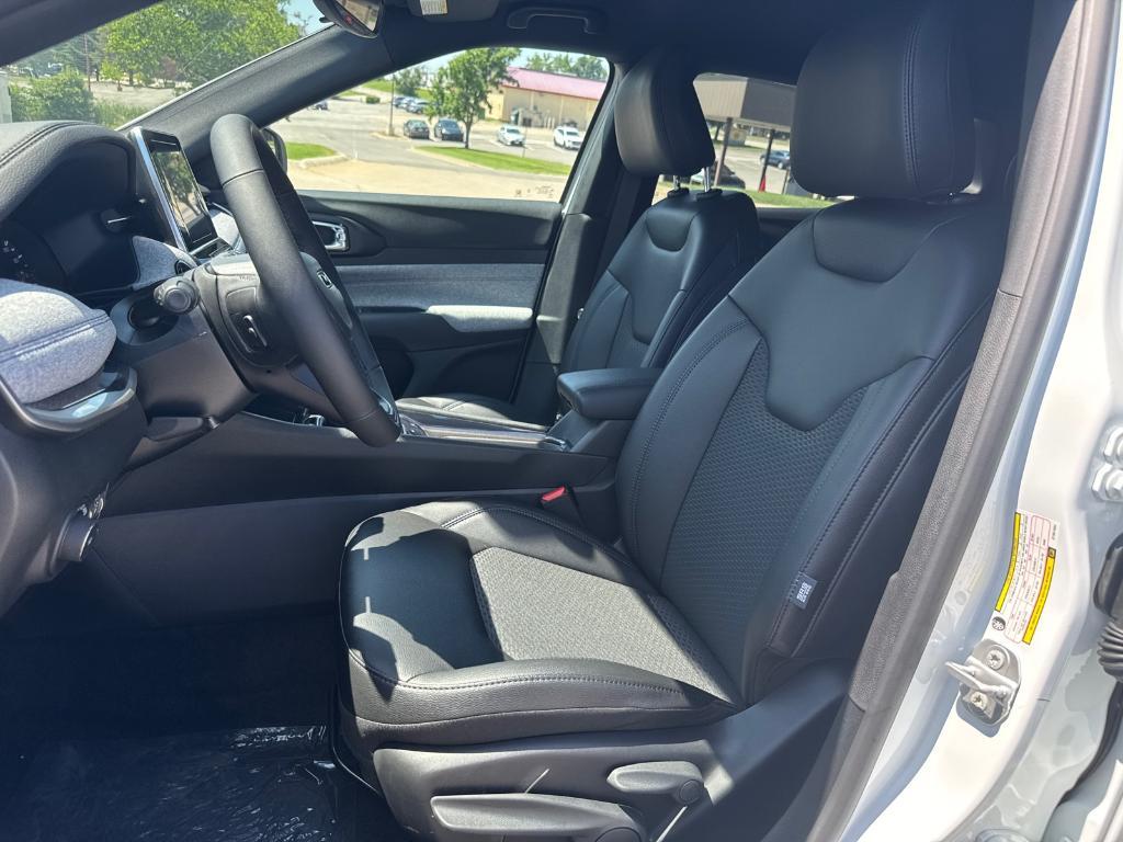 new 2025 Jeep Compass car, priced at $24,988