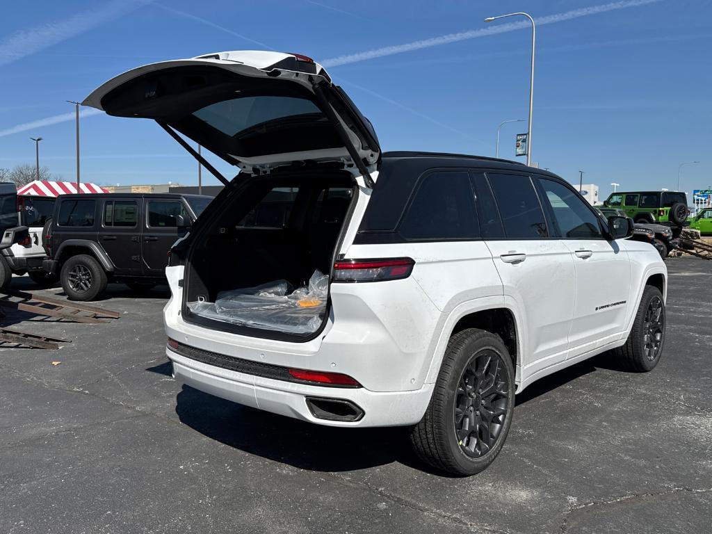 new 2025 Jeep Grand Cherokee car, priced at $62,880