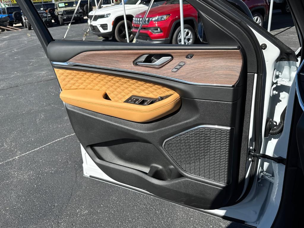 new 2025 Jeep Grand Cherokee car, priced at $63,080