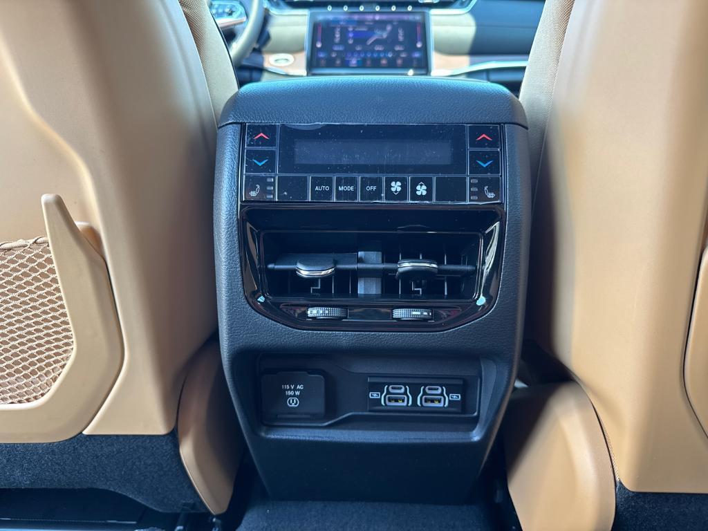 new 2025 Jeep Grand Cherokee car, priced at $63,080